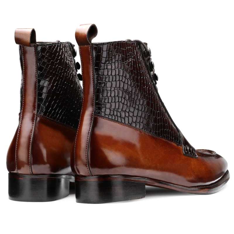 Bailey Lace-up Boots in Brown