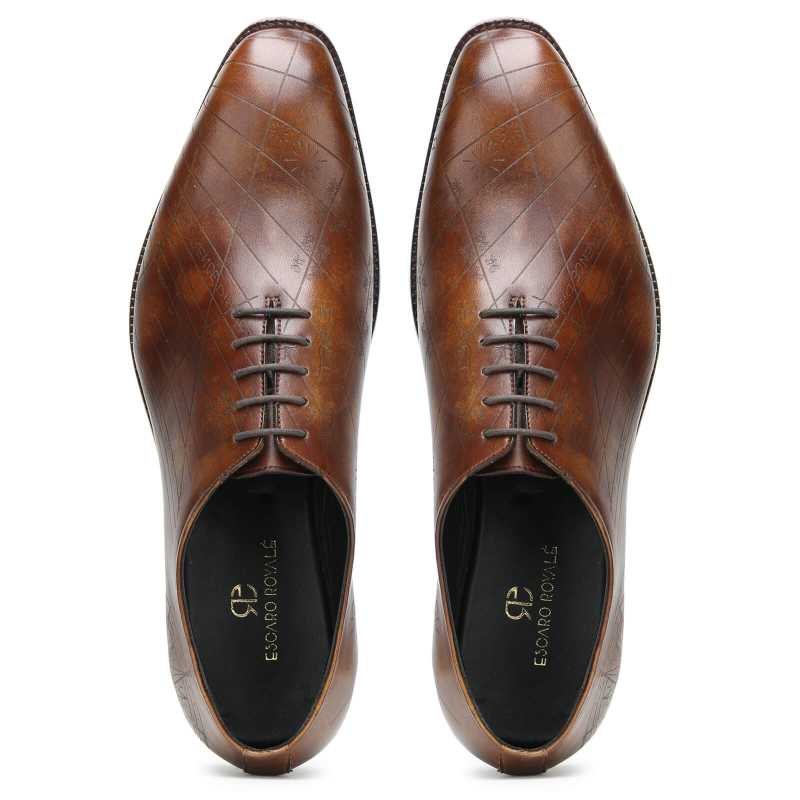 Grit Wholecut Oxfords in Brown