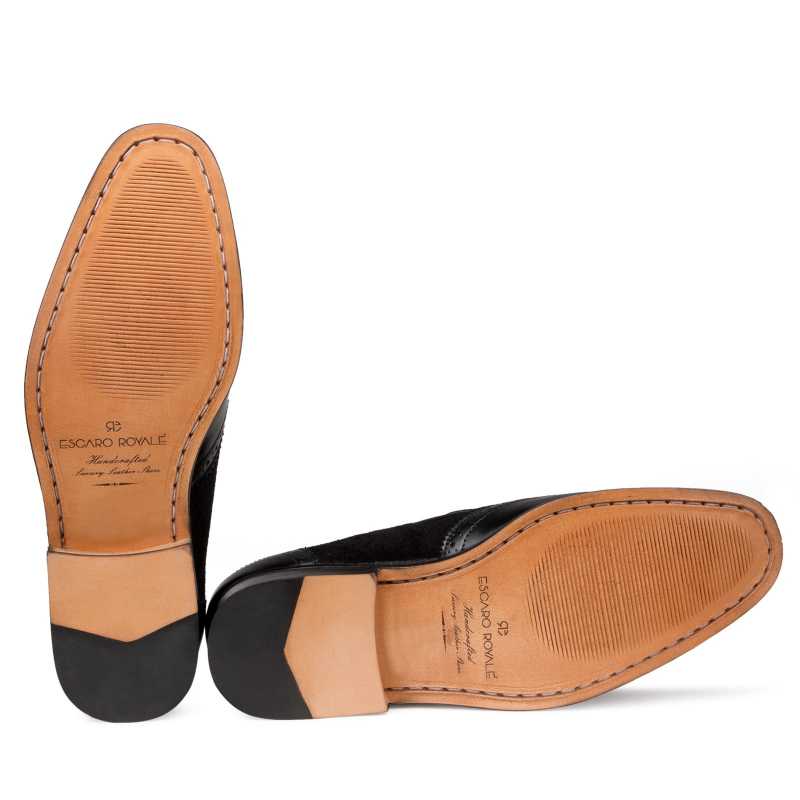 Chicago Tassel Loafers In Black