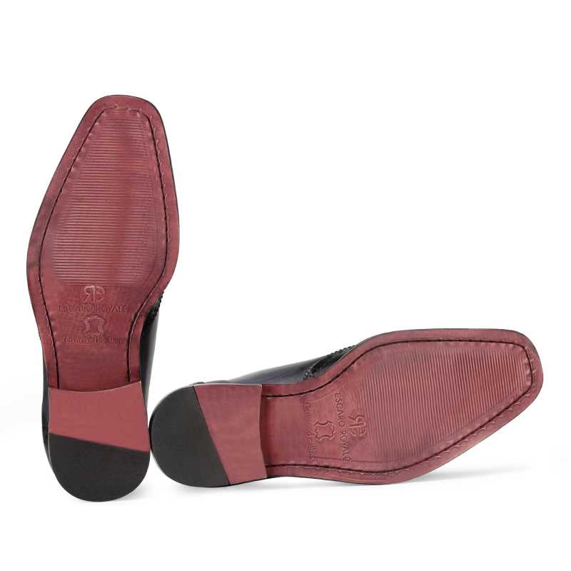 Carlo Wingtip Brogues in Black