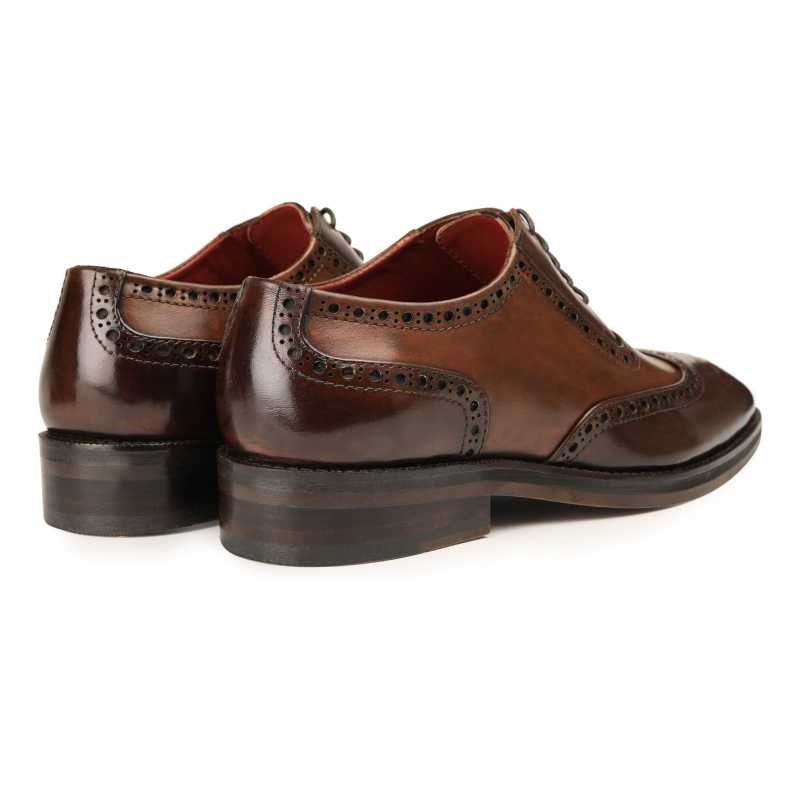 The London Wingtip Brogues In Brown-Tan