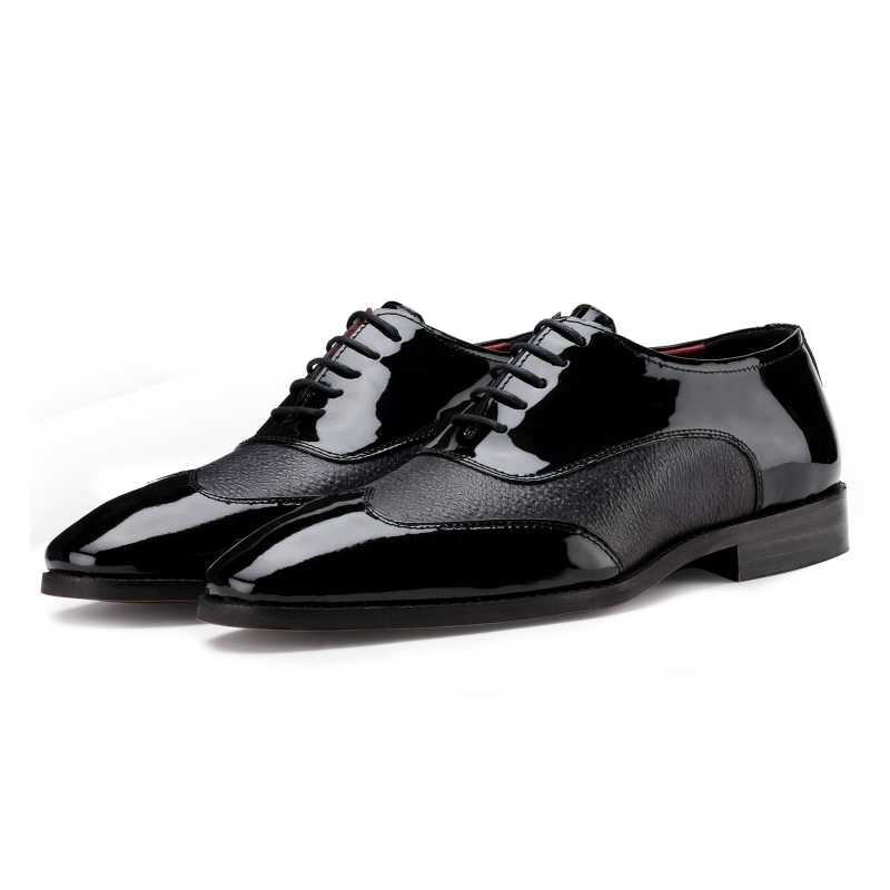 Damian Classic Wingtip Oxfords in Black