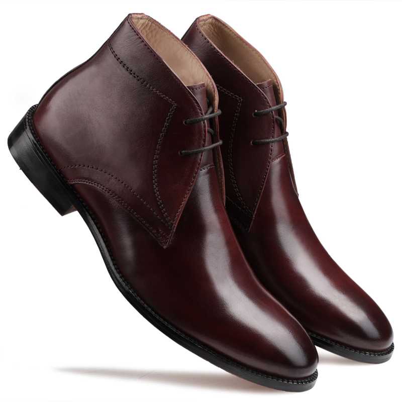 Munich Chukka Boots In Cognac