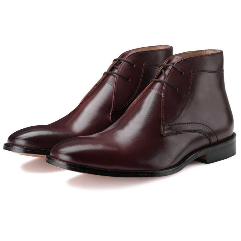Munich Chukka Boots In Cognac