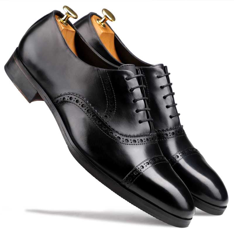 Vienna Classic Toecap Oxfords in Black