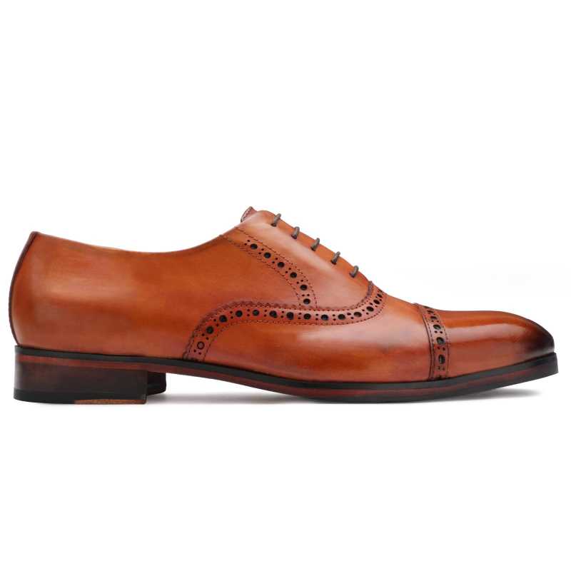 Vienna Classic Toecap Oxfords In Tan