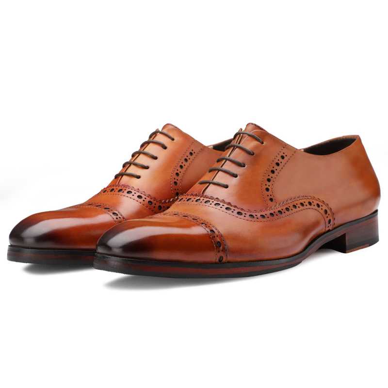 Vienna Classic Toecap Oxfords In Tan