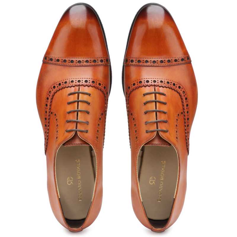 Vienna Classic Toecap Oxfords In Tan