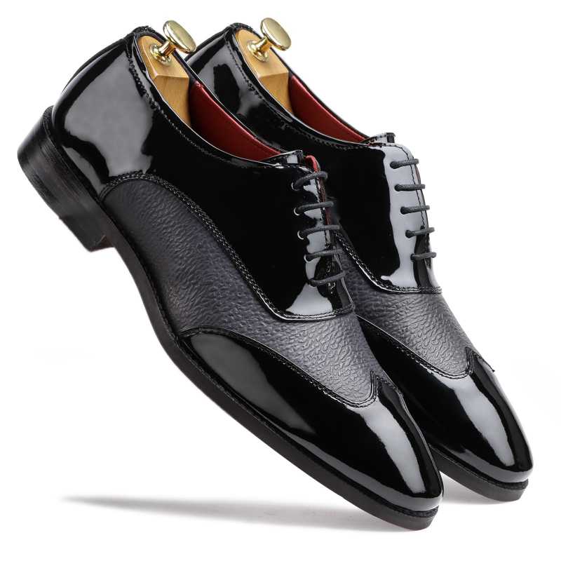 Damian Classic Wingtip Oxfords in Black