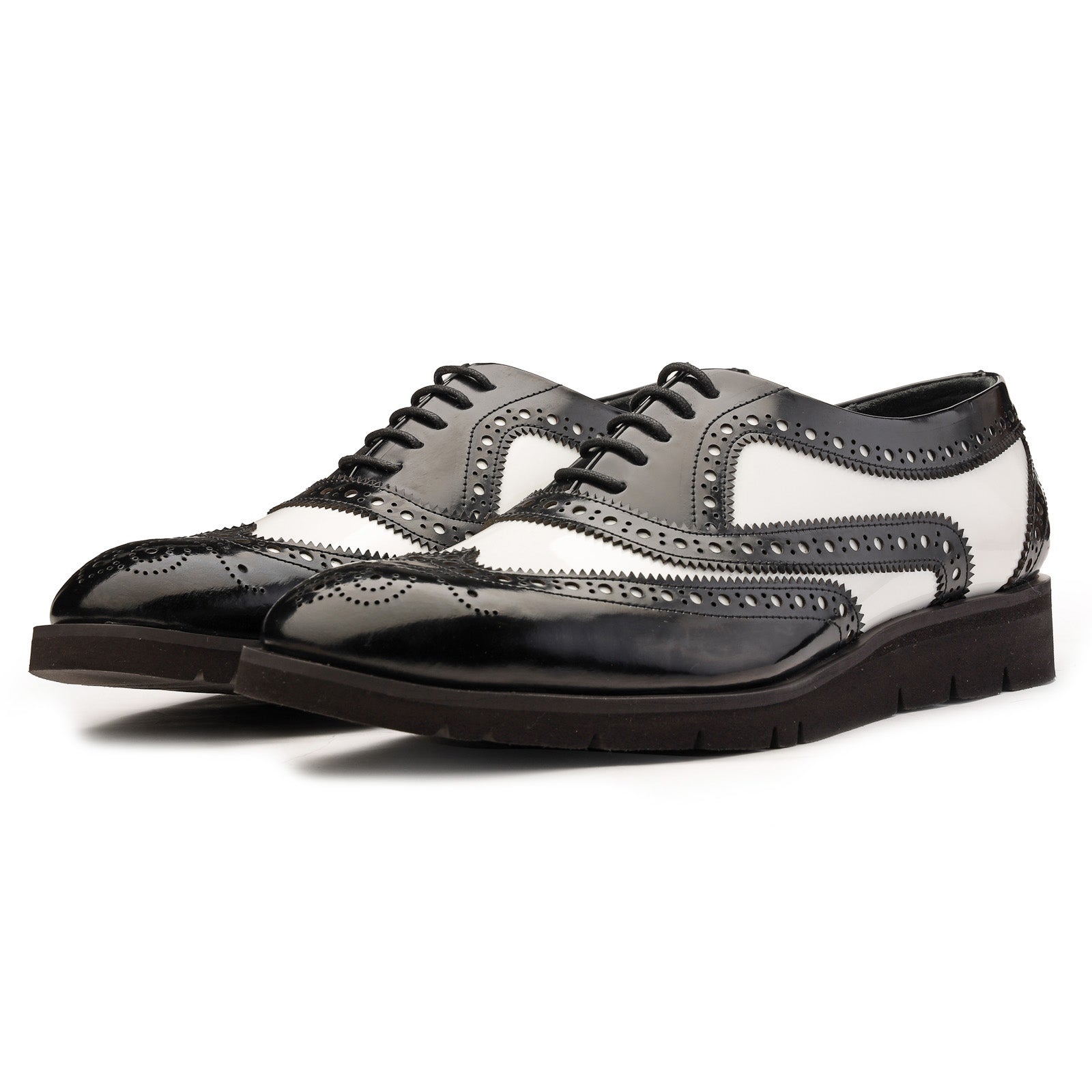 Ligero Golf-Style Black-White Oxford Shoes
