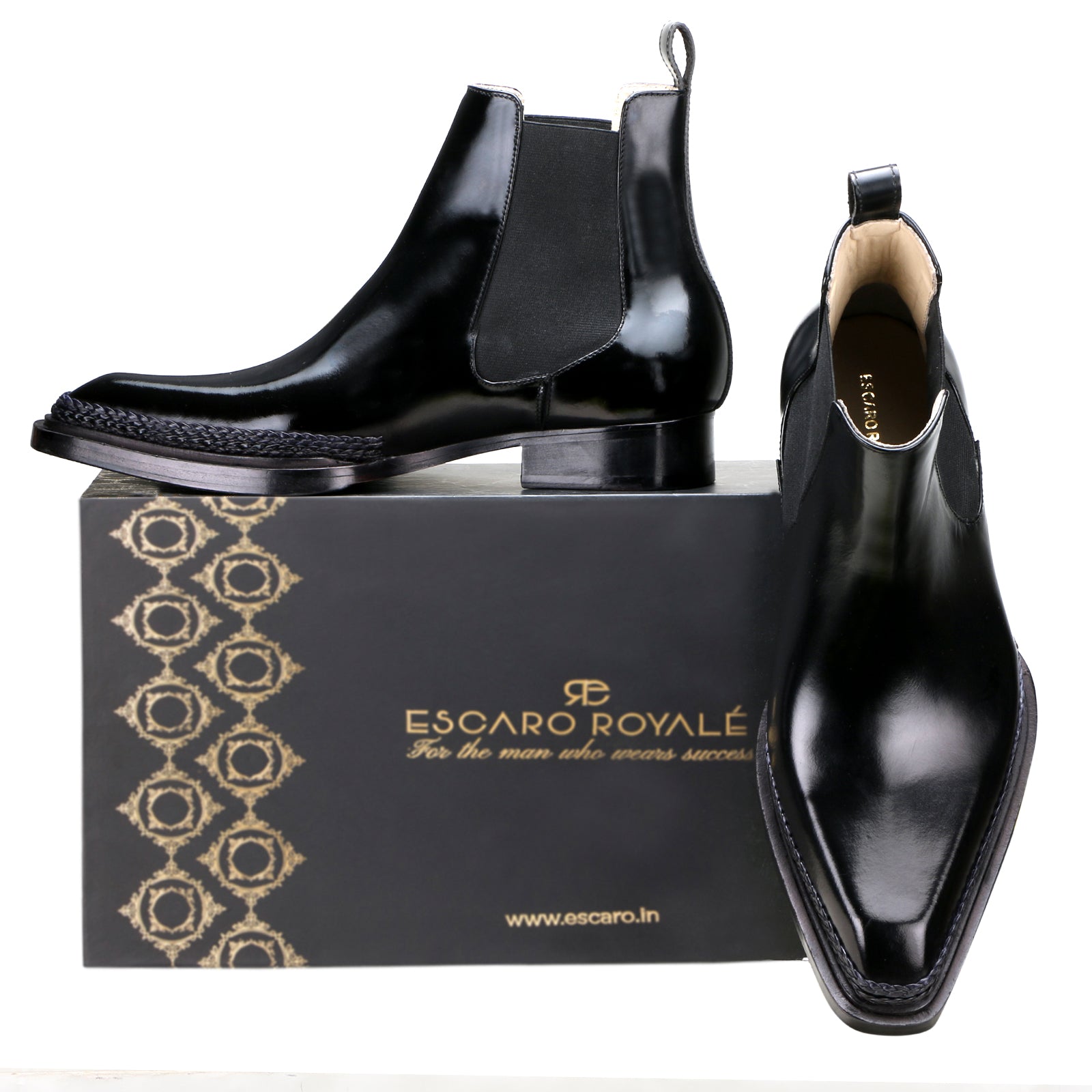 Dominion Chelsea Boots with Taper Toe in Black