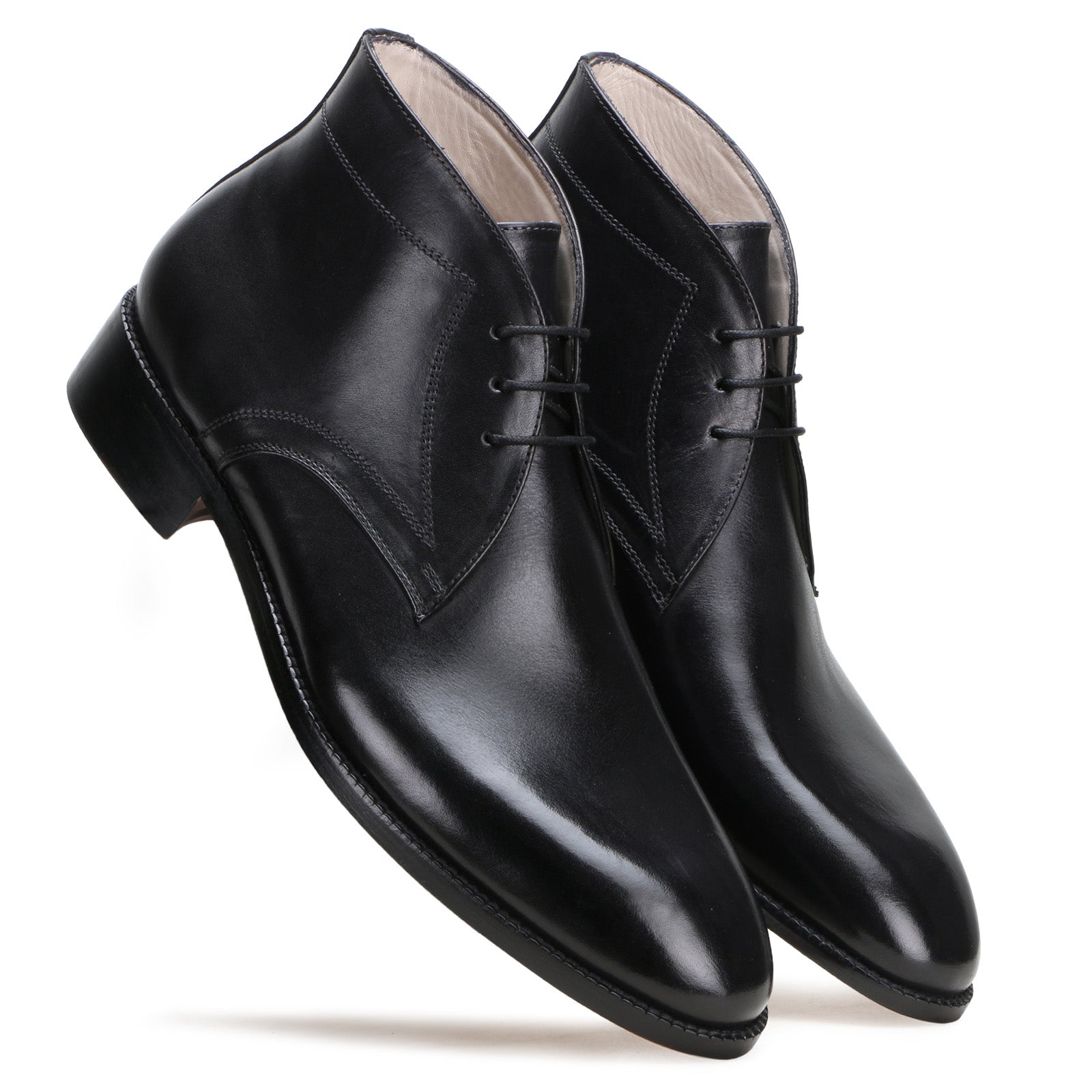 Munich Chukka Boots In Black