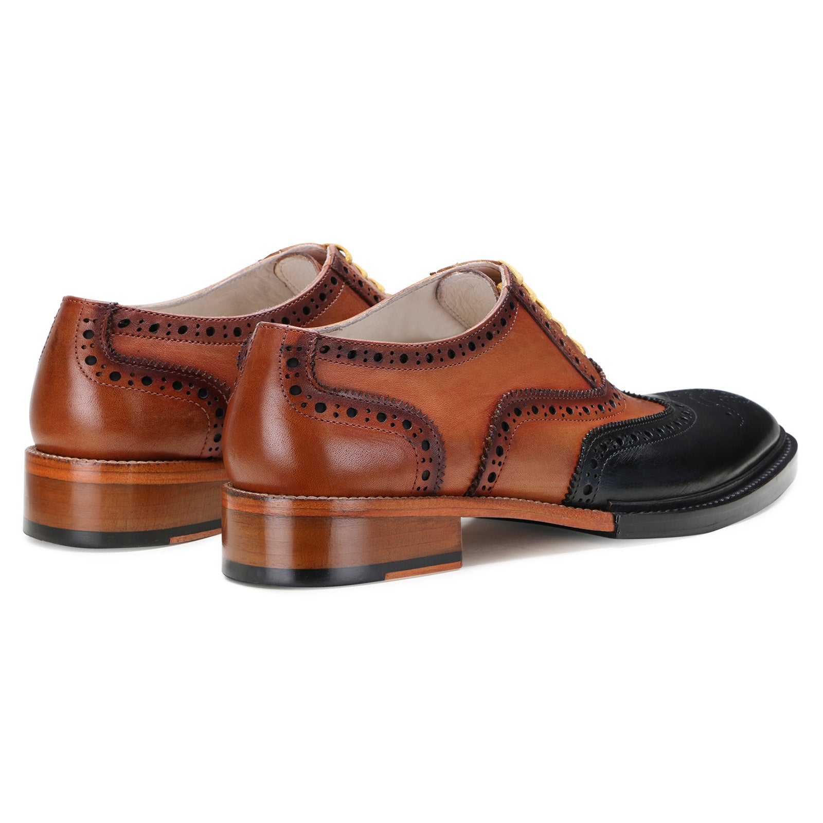 Elan Brogues in Black-Cognac