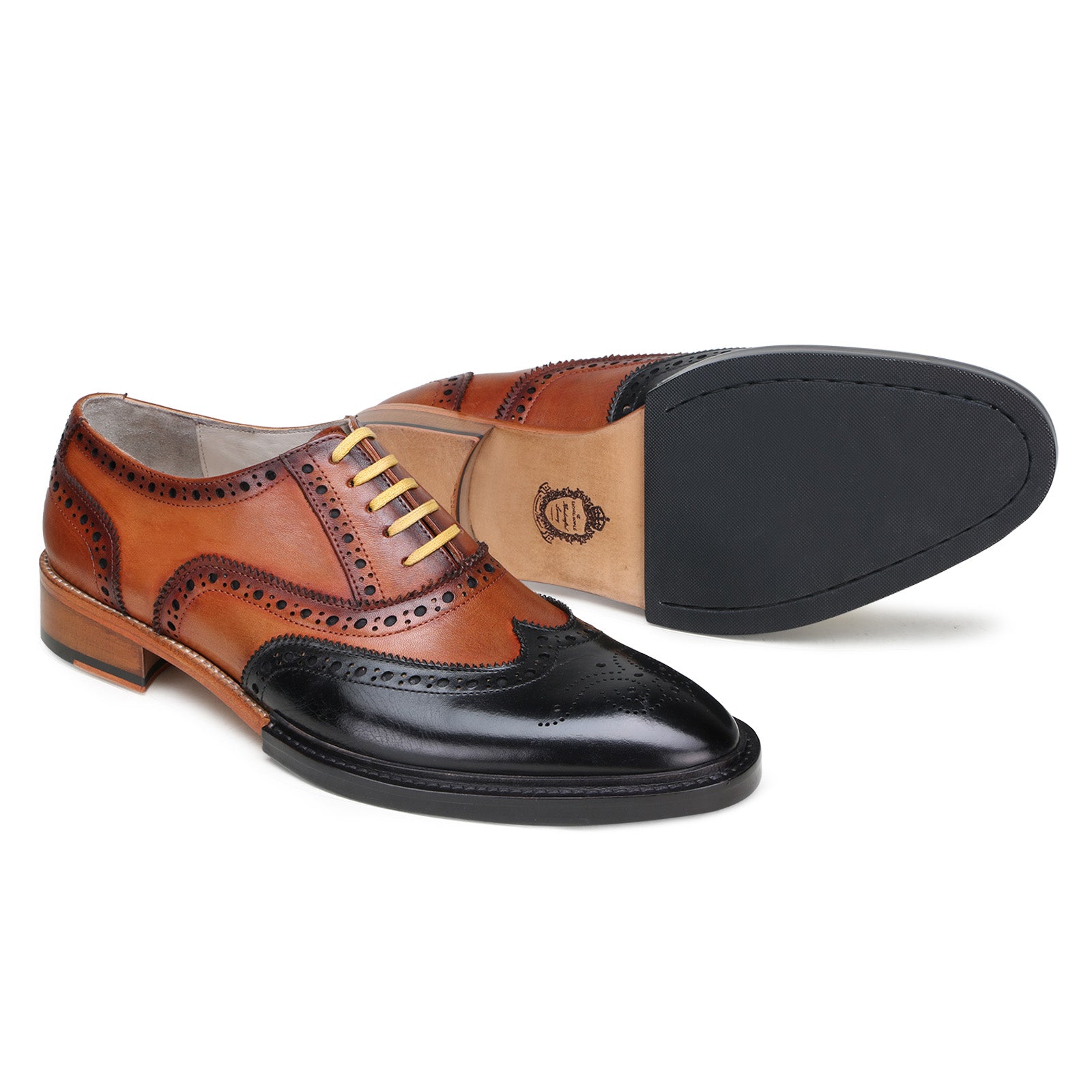 Elan Brogues in Black-Cognac