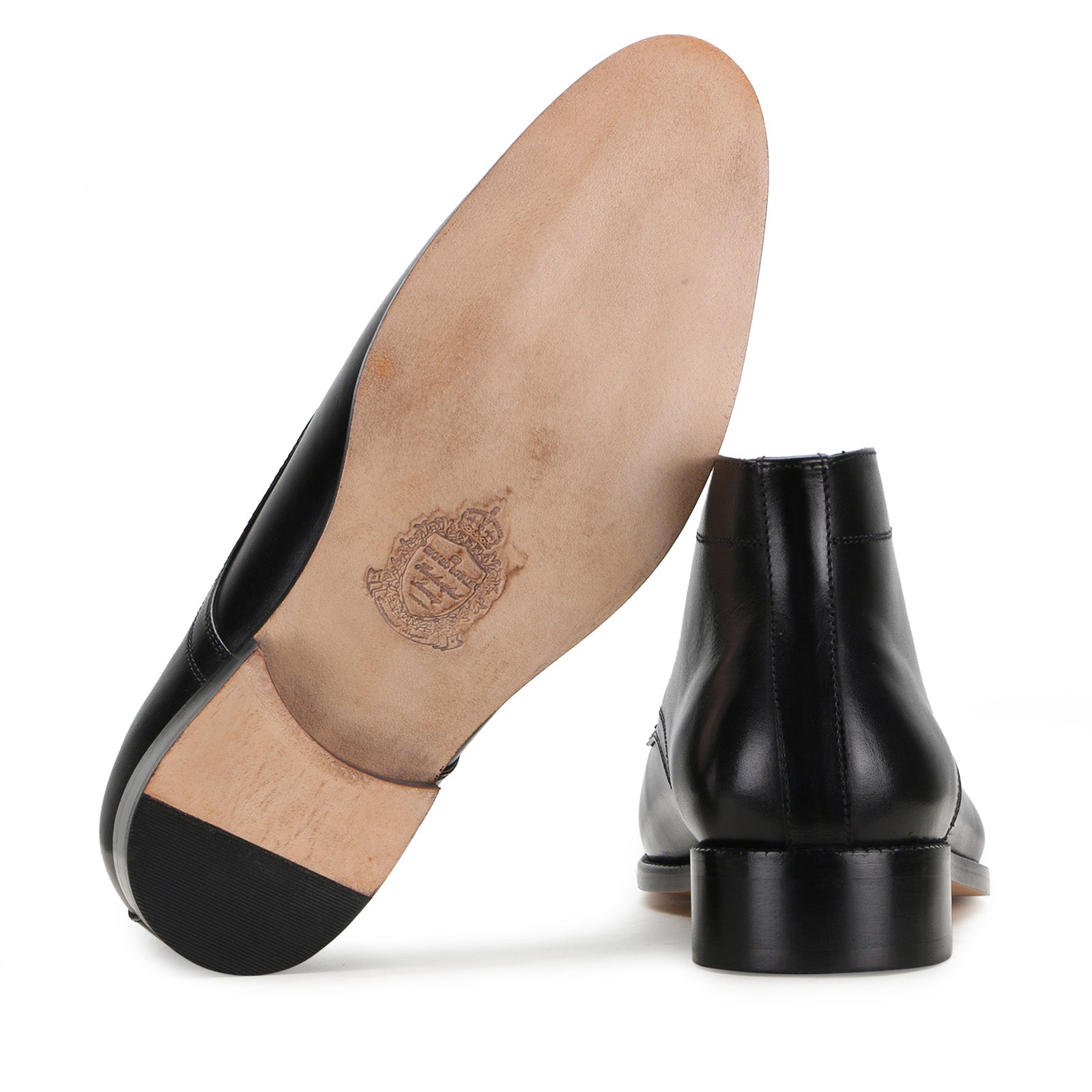 The Munich Chukka Boots In Black