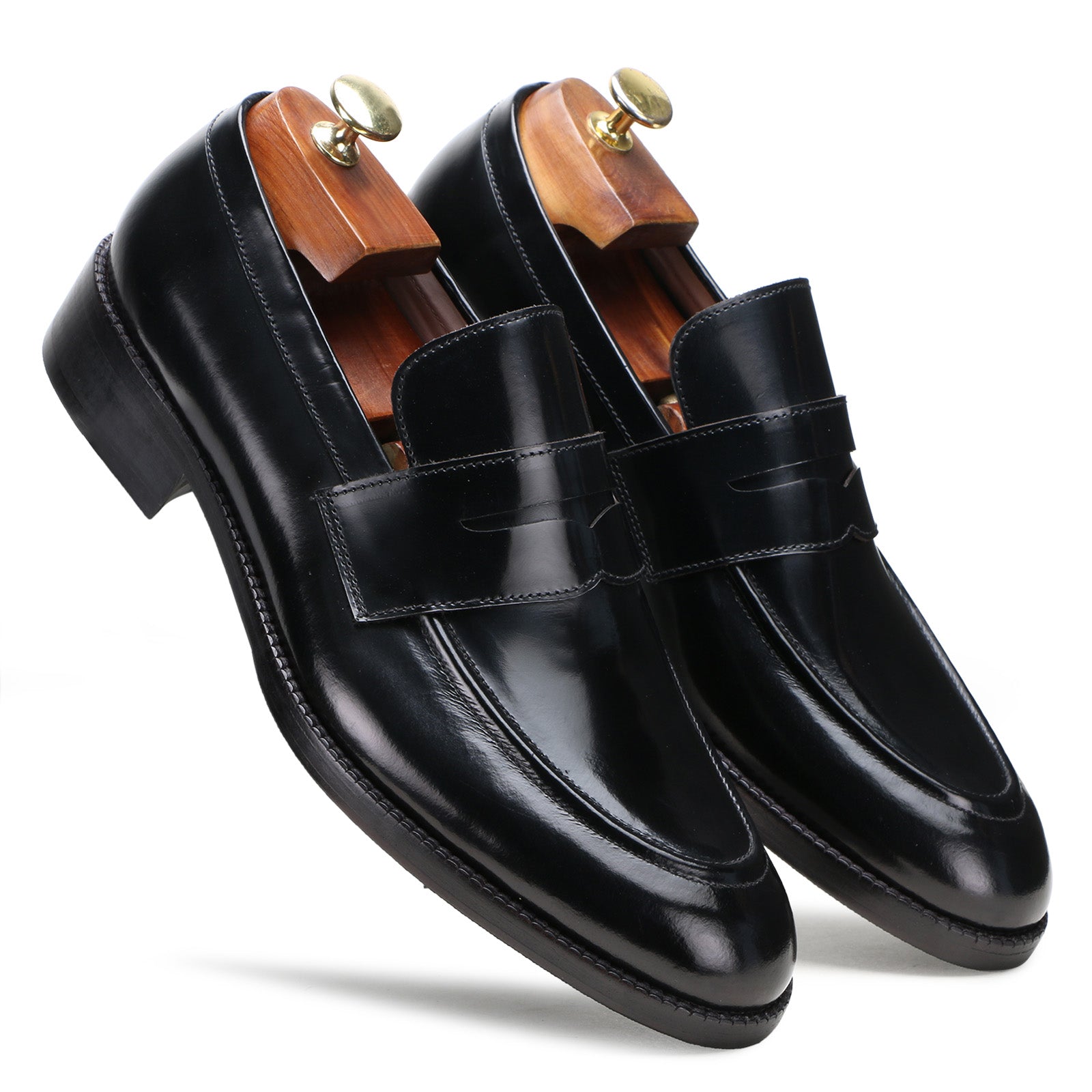 Escaro Royale Cavalo  Leather shoes in Black for Men